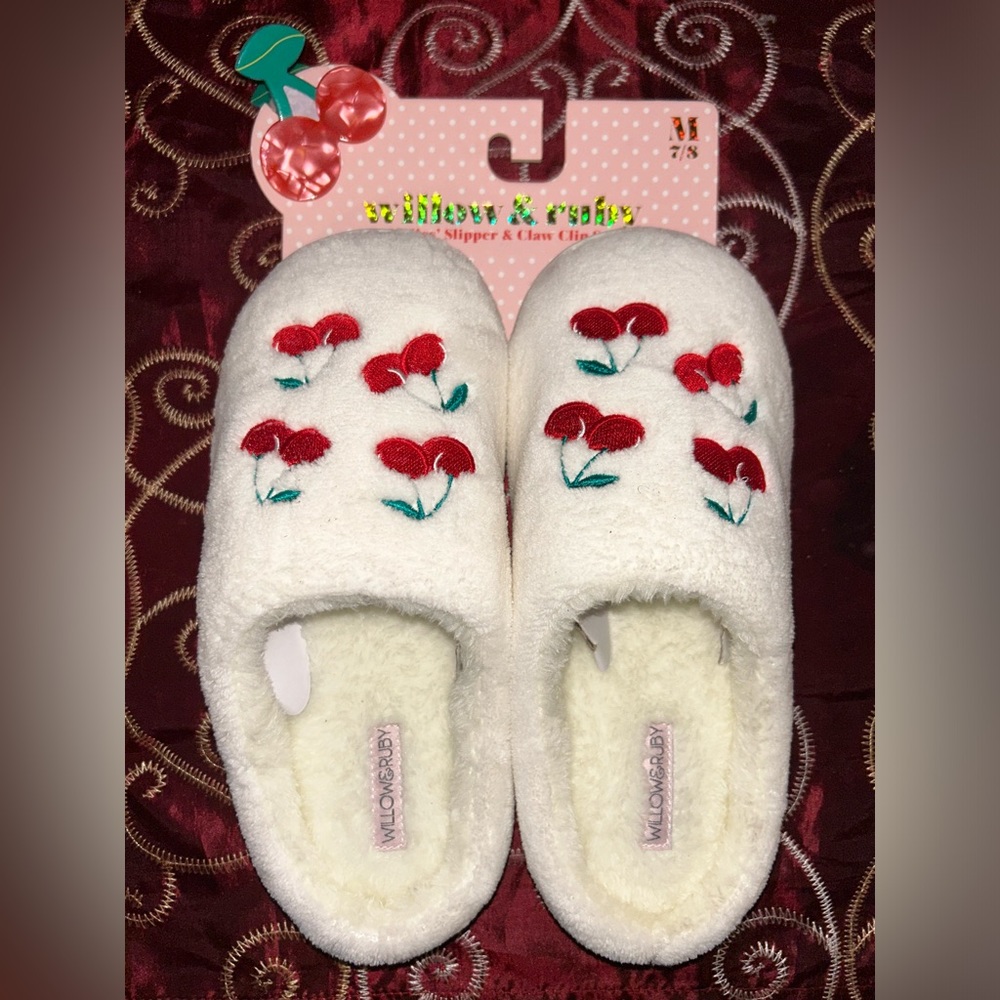 🍒Cherry Slippers and Claw Clip set 🍒 Mother’s Day Birthday Gift